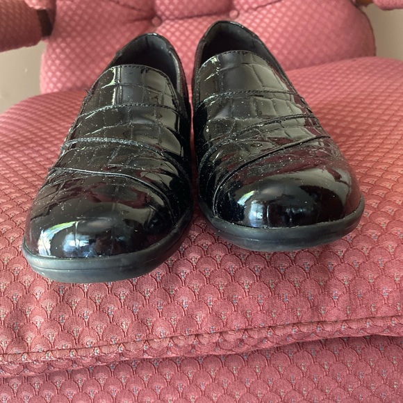 Collections by Clark Croco-patent leather wedge shoes. Gently Worn only twice. - Picture 4 of 4